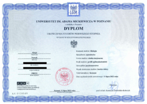Dyplolm ukończenia studiów na kierunku japonistyka